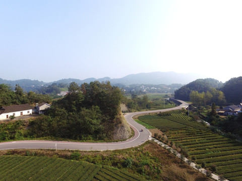 航拍乡村公路田野