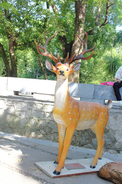鹿茸雕像
