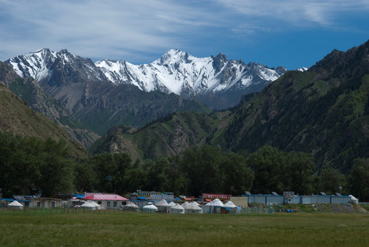 天山