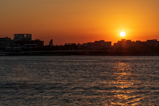 都市夕阳风光