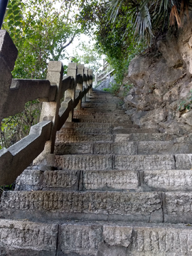 山路石阶