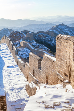 雪后金山岭长城风光