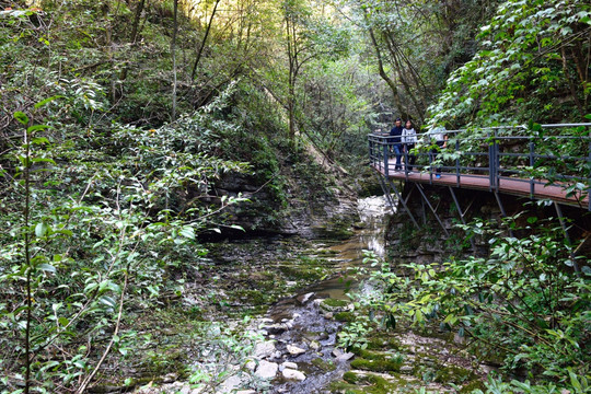 五峰白圈岩景区