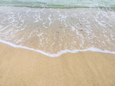 海滩浪花