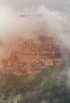 麦积烟雨