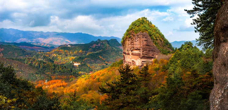 麦积山秋色