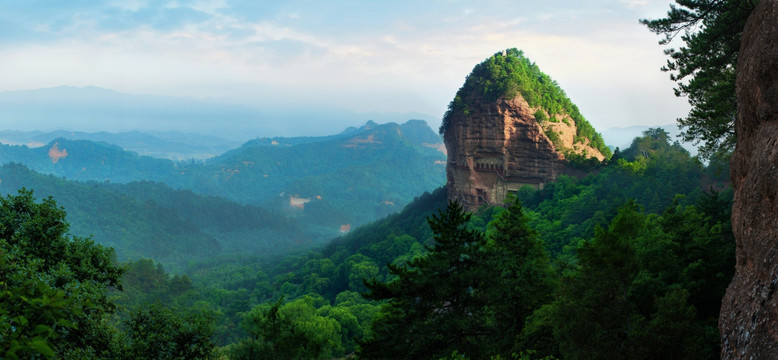 天水麦积全景图