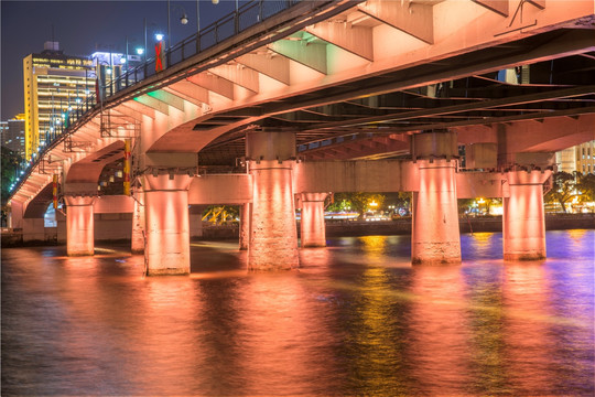 珠江夜景海珠桥桥底桥墩