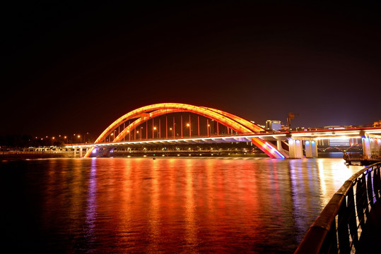 金华双龙大桥夜景橙色