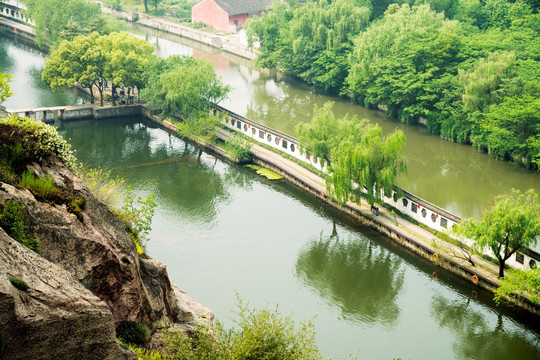 东湖堤坝