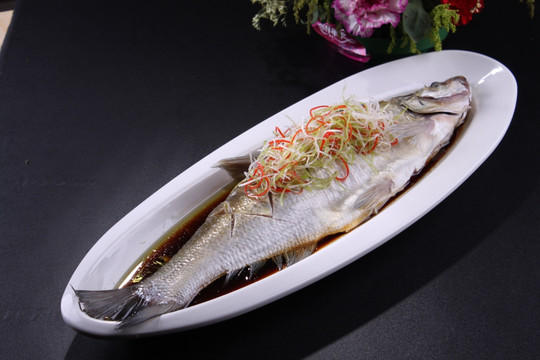 清蒸白魚