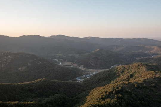 群山山村