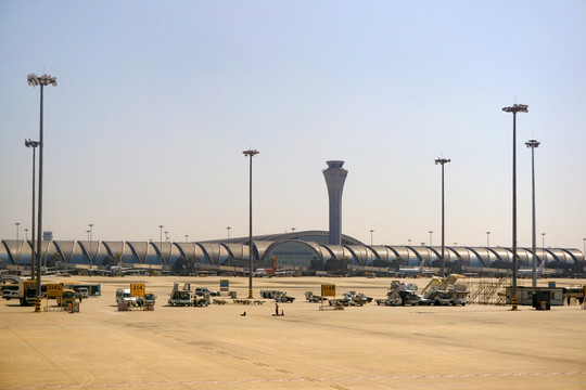成都机场航站楼外景及停机坪