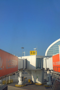 深圳机场停机坪登机桥