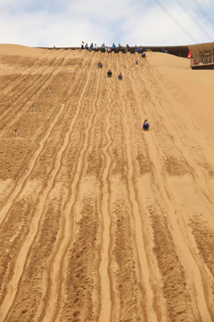 沙坡头滑沙游戏项目