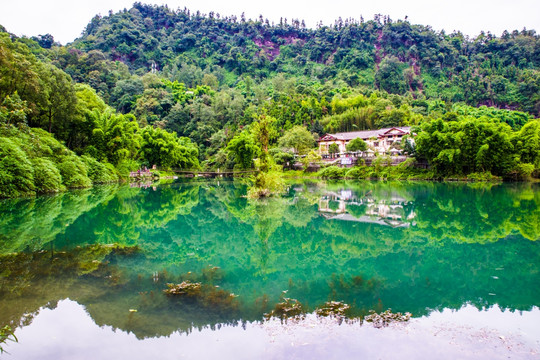 峨眉山清音平湖