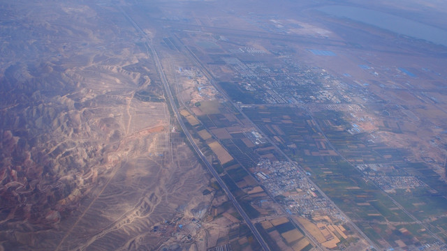 飞机上空俯瞰北疆大地地理风貌