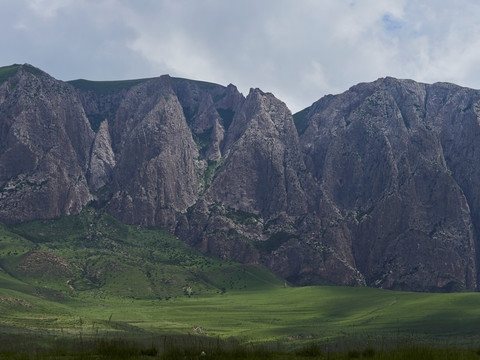 甘加草原白石崖风景区