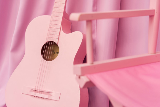 粉色吉他