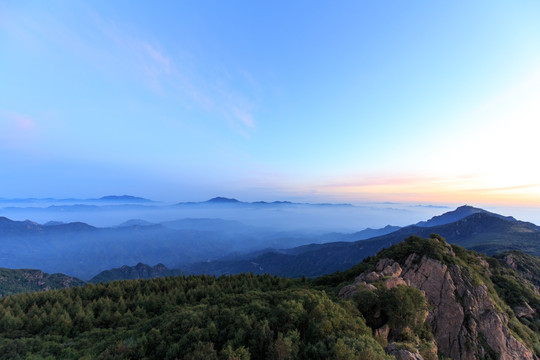 北京门头沟百花山晨景云海