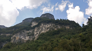 峡谷大山