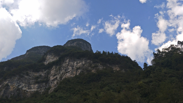 峡谷大山