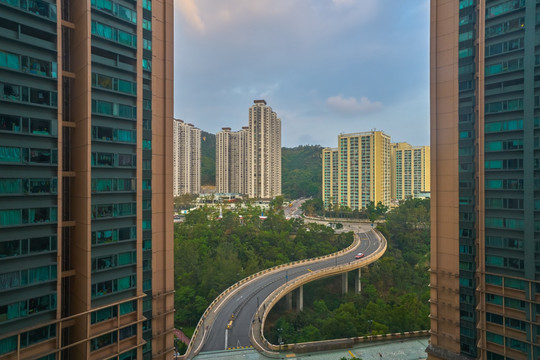 高楼和高架路