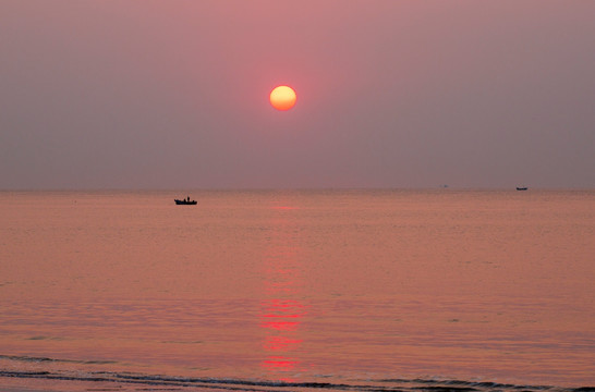 石老人海上日出