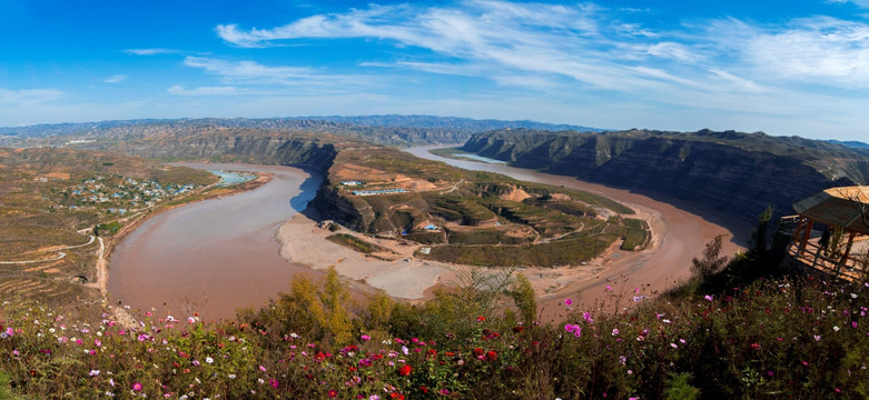 陕北黄河转龙湾全景图