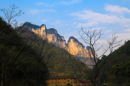 高山悬崖峭壁