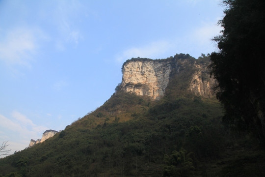 高山悬崖峭壁