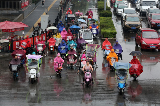 雨中骑行