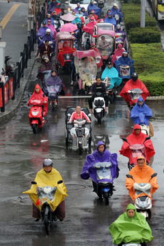 雨中骑行