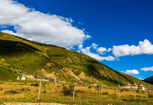 中国西藏昌都丁青孜珠山自然风光