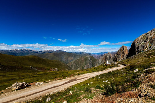 中国西藏昌都丁青孜珠山自然风光