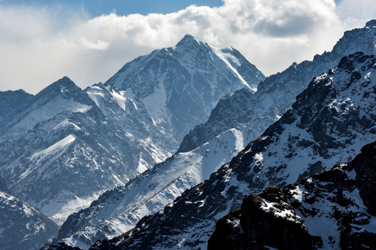 天山