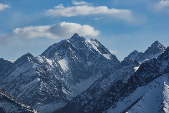 新疆雪山