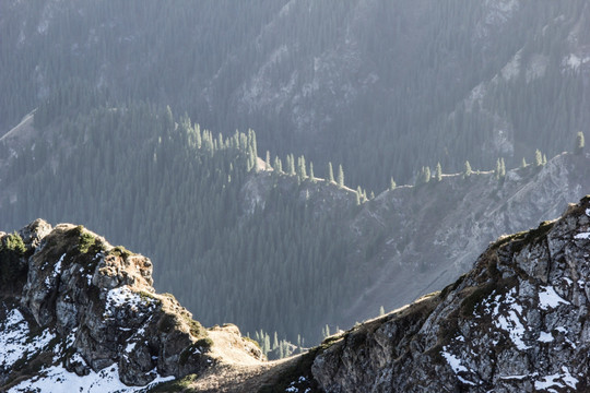 天山雪峰