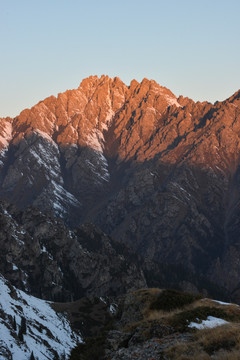 卡拉乌成山