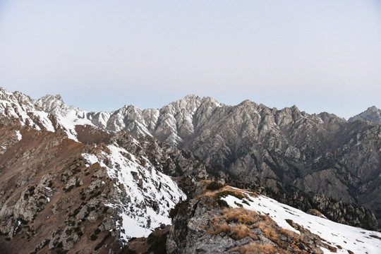 天山雪峰