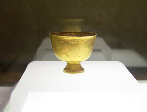 古代金杯