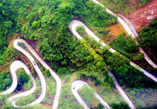 湖南张家界天门山路99道弯