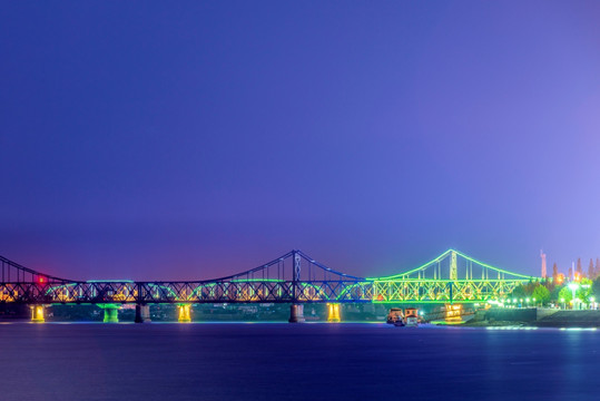 辽宁丹东鸭绿江夜景