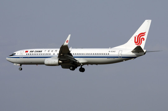 国航波音B737飞机降落