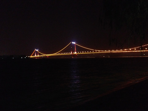 霓虹灯鹦鹉洲大桥
