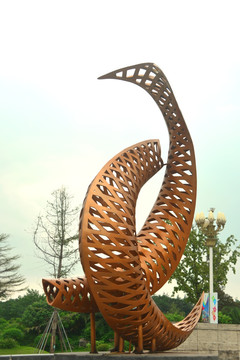 广场雕塑鱼跃铜塑