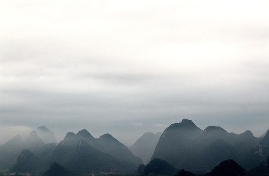 水墨山景