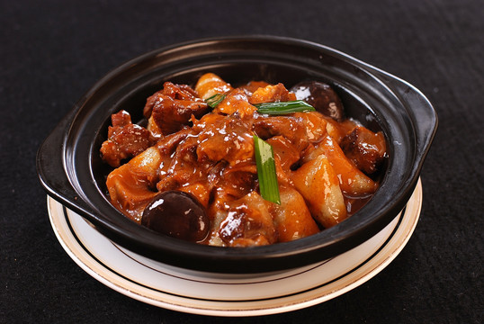 小粽子燒牛腩