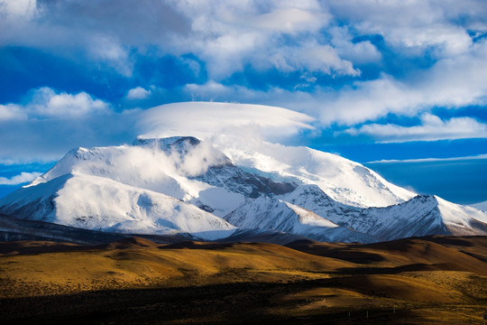 纳木那尼雪山