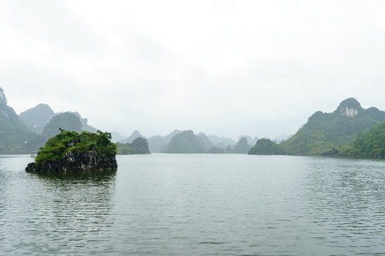 广西南宁上林大龙湖景区风光